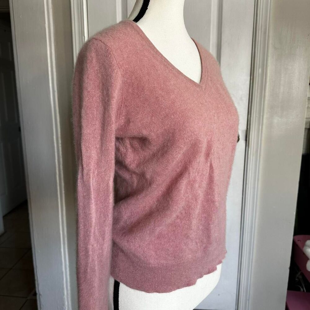 Charter-club Women's Soft pink cashmere V-neck sweater, size Large - Picture 2 of 6